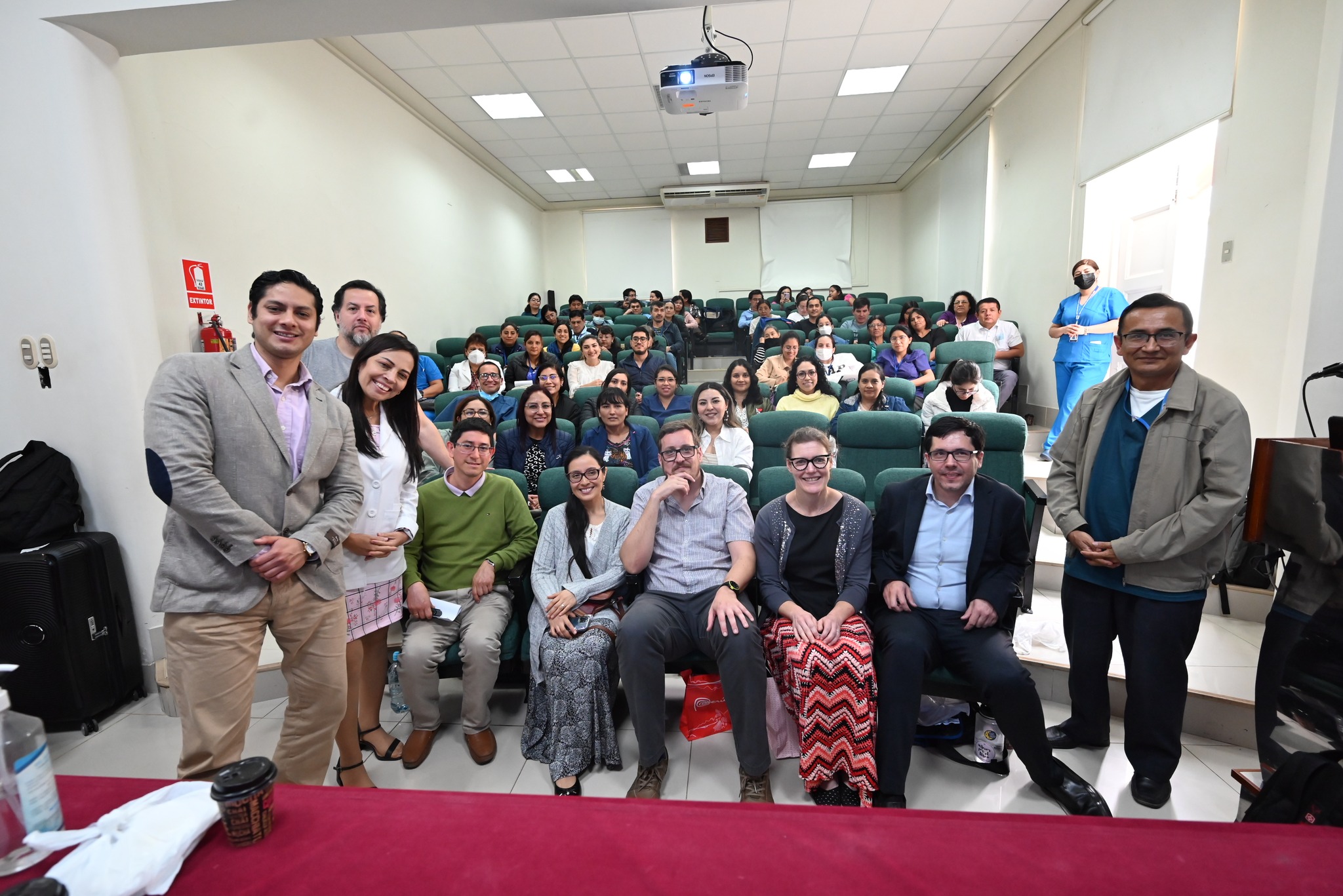 Taller de capacitación dictado por la uci pediátrica contó con 5 reconocidos ponentes extranjeros