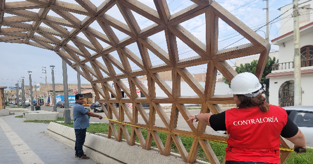 La Contraloría General comunicó a la Municipalidad Distrital de Víctor Larco Herrera que la obra “Creación del paseo recreativo de la avenida Larco entre las avenidas Colón y 02 de Mayo” fue recibida y liquidada por sus funcionarios con deficiencias técnicas y trabajos inconclusos, lo que conlleva a su deterioro prematuro e inoperatividad.