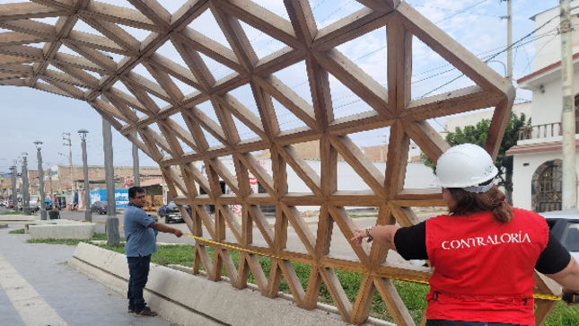 La Contraloría General comunicó a la Municipalidad Distrital de Víctor Larco Herrera que la obra “Creación del paseo recreativo de la avenida Larco entre las avenidas Colón y 02 de Mayo” fue recibida y liquidada por sus funcionarios con deficiencias técnicas y trabajos inconclusos, lo que conlleva a su deterioro prematuro e inoperatividad. 