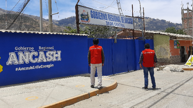 La Contraloría General de la República alertó que el nuevo Reglamento de Organización y Funciones (ROF) del Gobierno Regional de Áncash, aprobado por el Consejo Regional y publicado en el Diario Oficial el Peruano, en setiembre de este año, excluye al Órgano de Control Institucional (OCI) de su estructura orgánica y suprime sus funciones, acción que podría debilitar el control gubernamental en la entidad regional. 