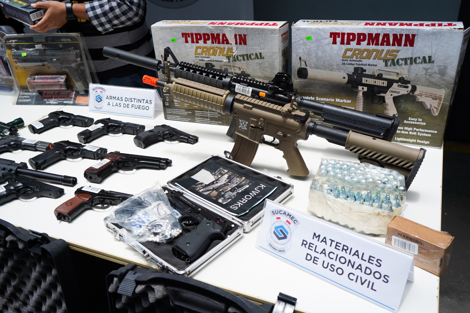 Sucamec entregó 117 armas distintas a las de fuego y 9500 municiones a la Policía Nacional del Perú (PNP)