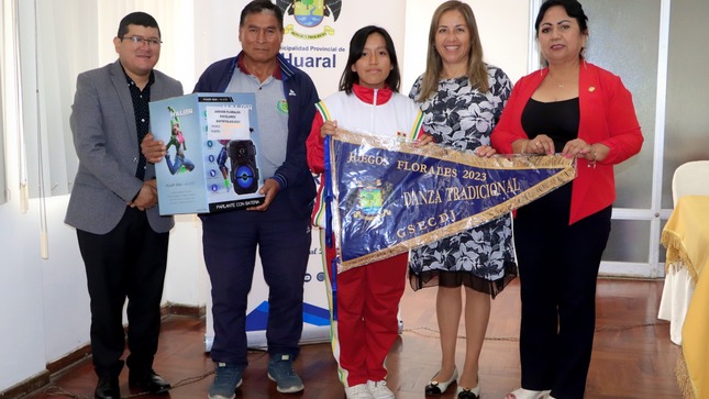 En emotiva ceremonia la MPH premió a los ganadores de los "Juegos Florales Distritales 2023"