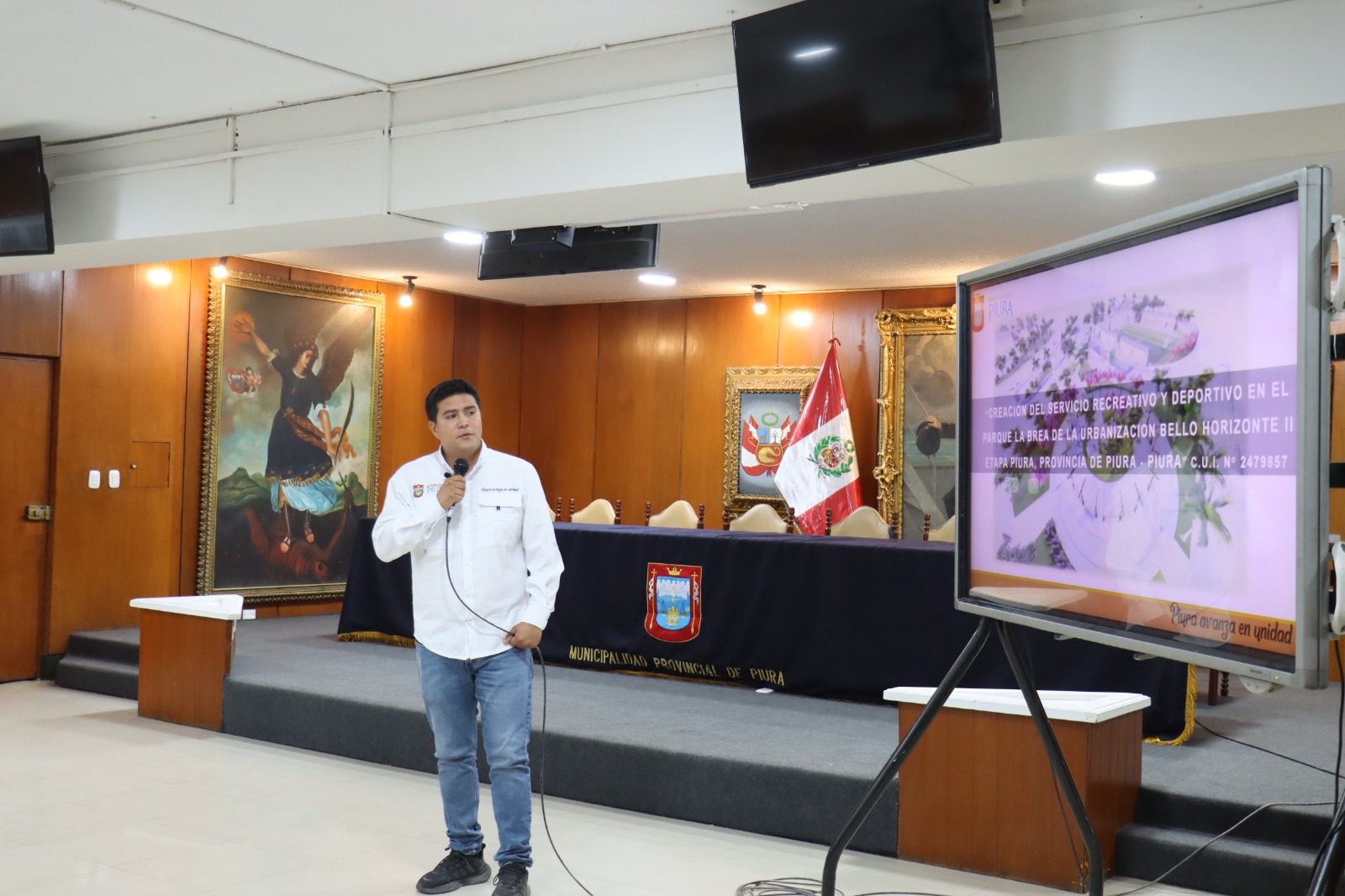 Funcionarios expusieron avances de gestión en capacitación a oficiales de las FF. AA. y PNP