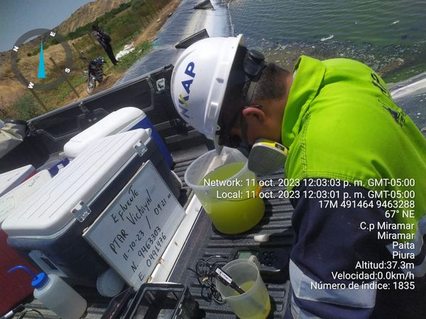 Visita del especialista en aguas residuales en Vichayal