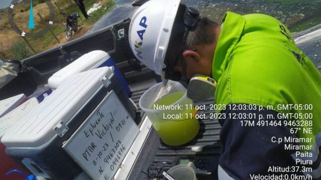 Visita del especialista en aguas residuales en Vichayal