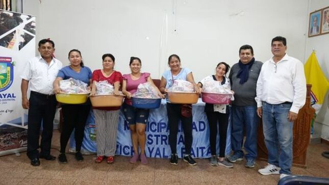 Reconocimiento a las Promotoras de Salud en Vichayal por su Lucha Contra la Anemia y Muertes Maternas