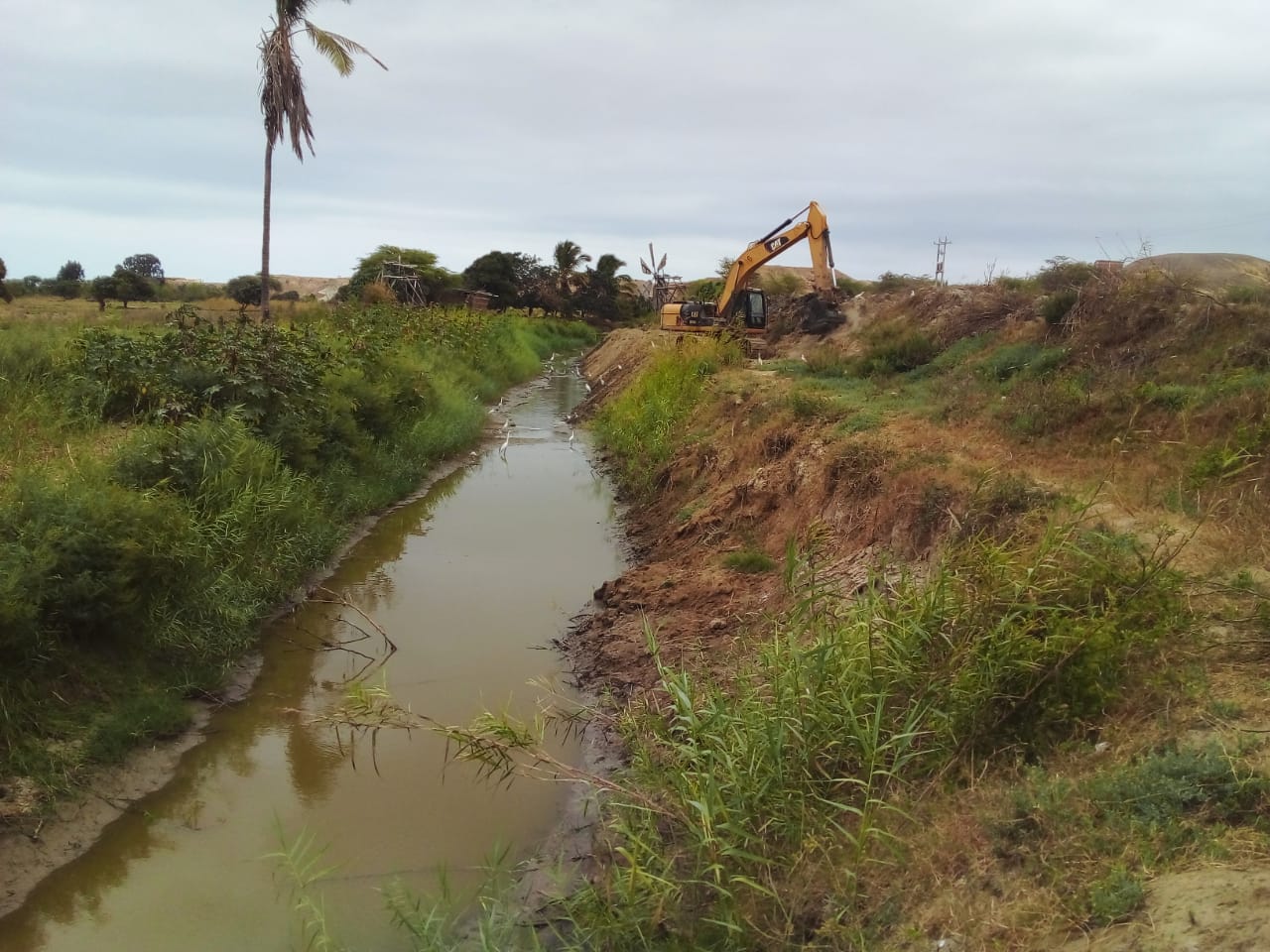 Descolmatación de Canales 