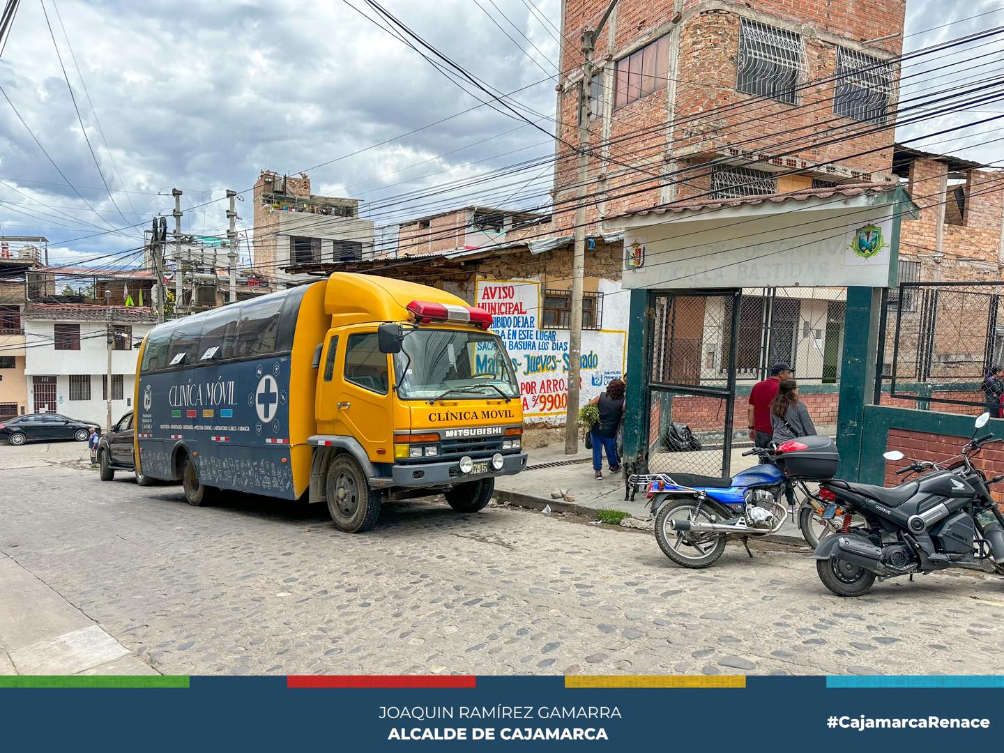 La Municipalidad Provincial de Cajamarca, continúa recorriendo toda la ciudad brindando campañas médicas gratuitas a toda la población. En esta oportunidad, nuestro personal médico llegó hasta el sector San Sebastián - Plataforma Micaela Bastidas, para ofrecer los servicios de otorrinolaringología, odontología, medicina general, inmunización 💉,descarte de hepatitis B, entrega de medicamento gratuito y corte de cabello gratis por Mujer Tenace y Familia
🤝Estas actividades se encuentran impulsadas por la subgerencia de Salud. Hacemos un llamado a nuestra población a participar activamente de estas actividades para prevenir enfermedades y cuidar su salud. ¡Pronto estaremos en tu sector!