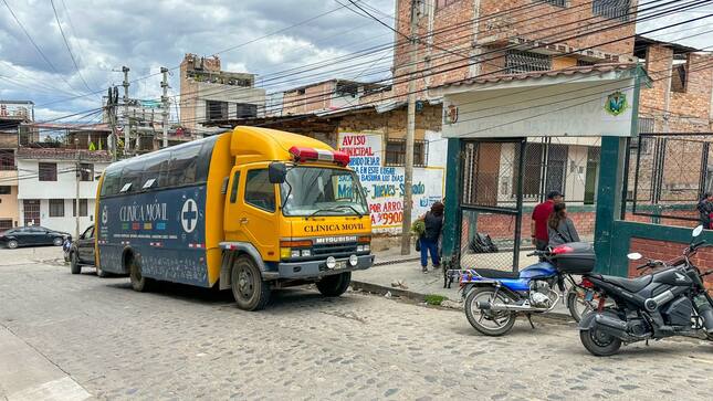 La Municipalidad Provincial de Cajamarca, continúa recorriendo toda la ciudad brindando campañas médicas gratuitas a toda la población. En esta oportunidad, nuestro personal médico llegó hasta el sector San Sebastián - Plataforma Micaela Bastidas, para ofrecer los servicios de otorrinolaringología, odontología, medicina general, inmunización 💉,descarte de hepatitis B, entrega de medicamento gratuito y corte de cabello gratis por Mujer Tenace y Familia 
🤝Estas actividades se encuentran impulsadas por la subgerencia de Salud. Hacemos un llamado a nuestra población a participar activamente de estas actividades para prevenir enfermedades y cuidar su salud. ¡Pronto estaremos en tu sector! 