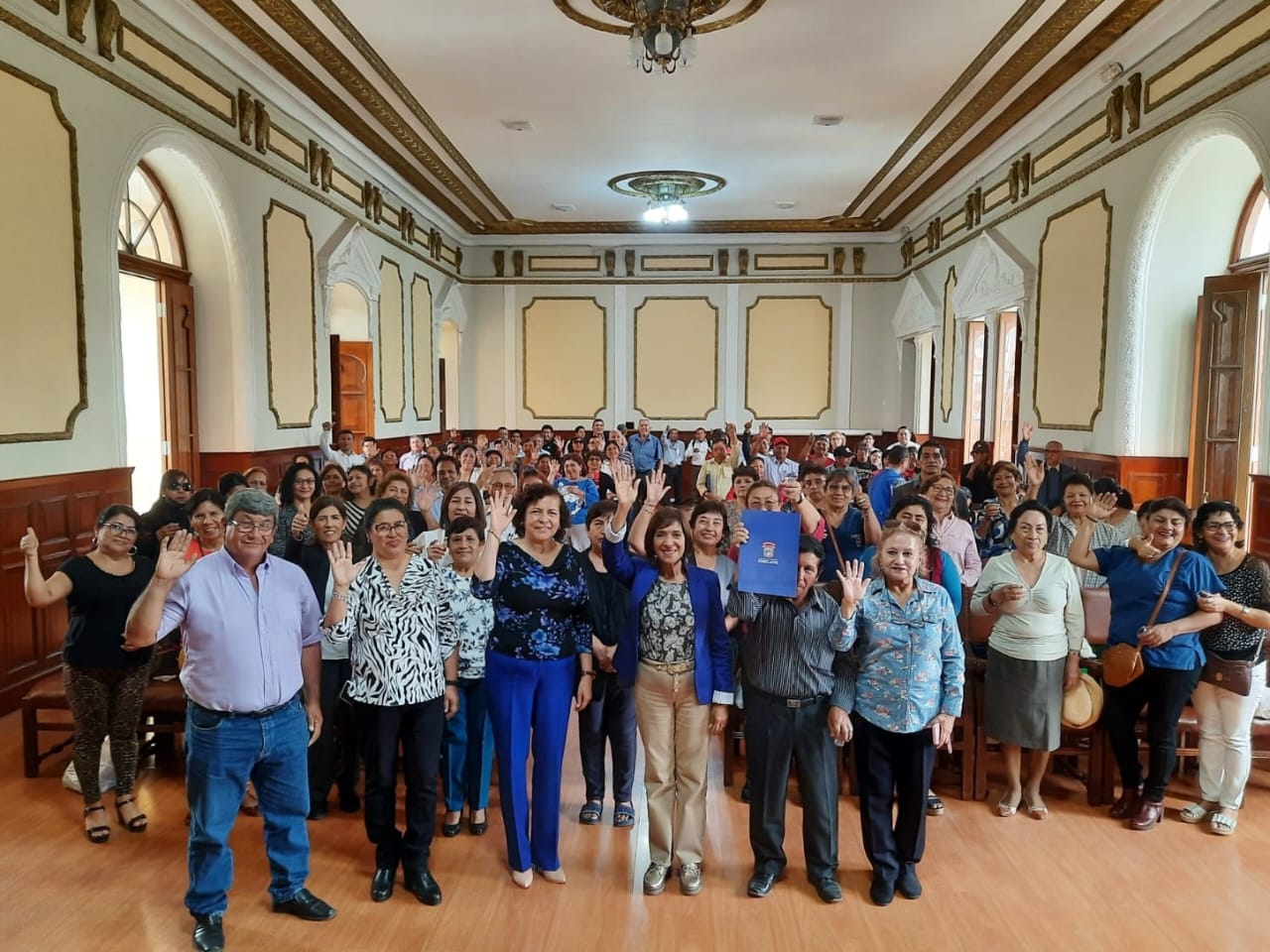 Homenaje a servidores por el Día del Trabajador Municipal