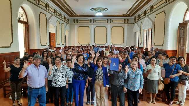 Homenaje a servidores por el Día del Trabajador Municipal