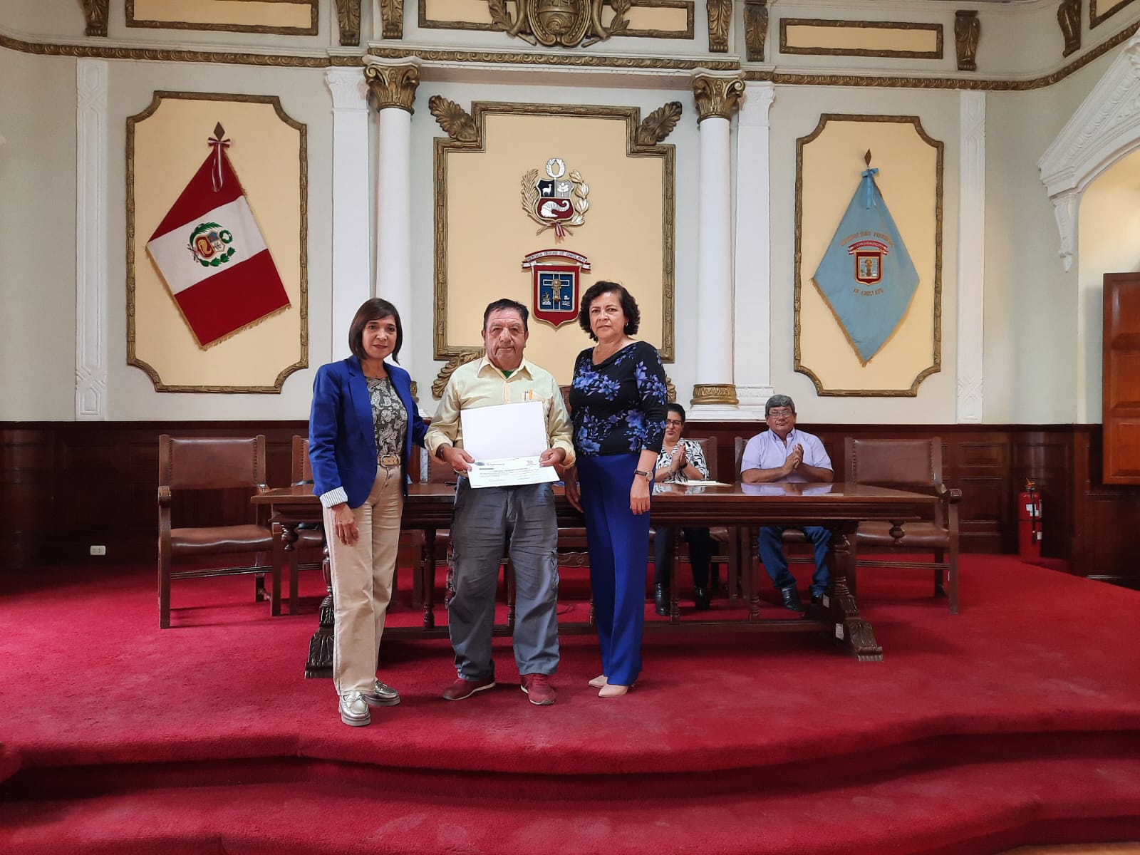 Homenaje a servidores por el Día del Trabajador Municipal