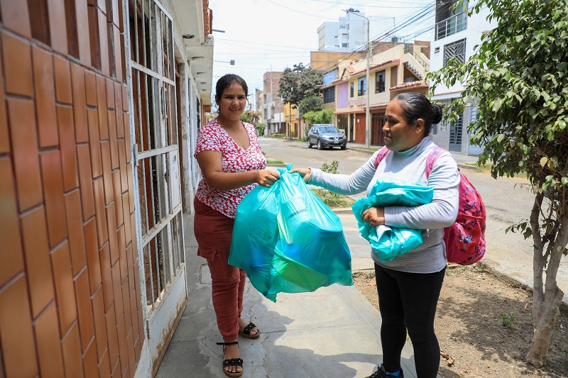 Este programa tiene como objetivo minimizar la cantidad de residuos sólidos dispuestos inadecuadamente en el ambiente y disponer debidamente aquellos que son aprovechables.