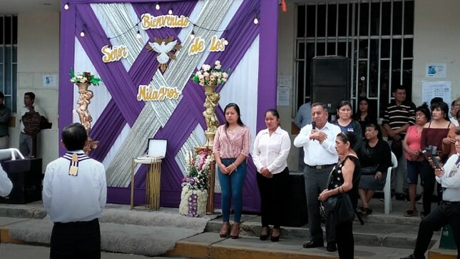 Homenaje al Señor de Los Milagros La Arena