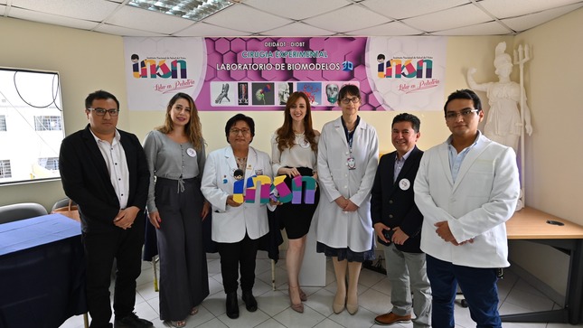 Prestigiosa neurocirujana pediatra brasileña Guiselle Coelho vista instalaciones de Cirugía Experimental del INSN