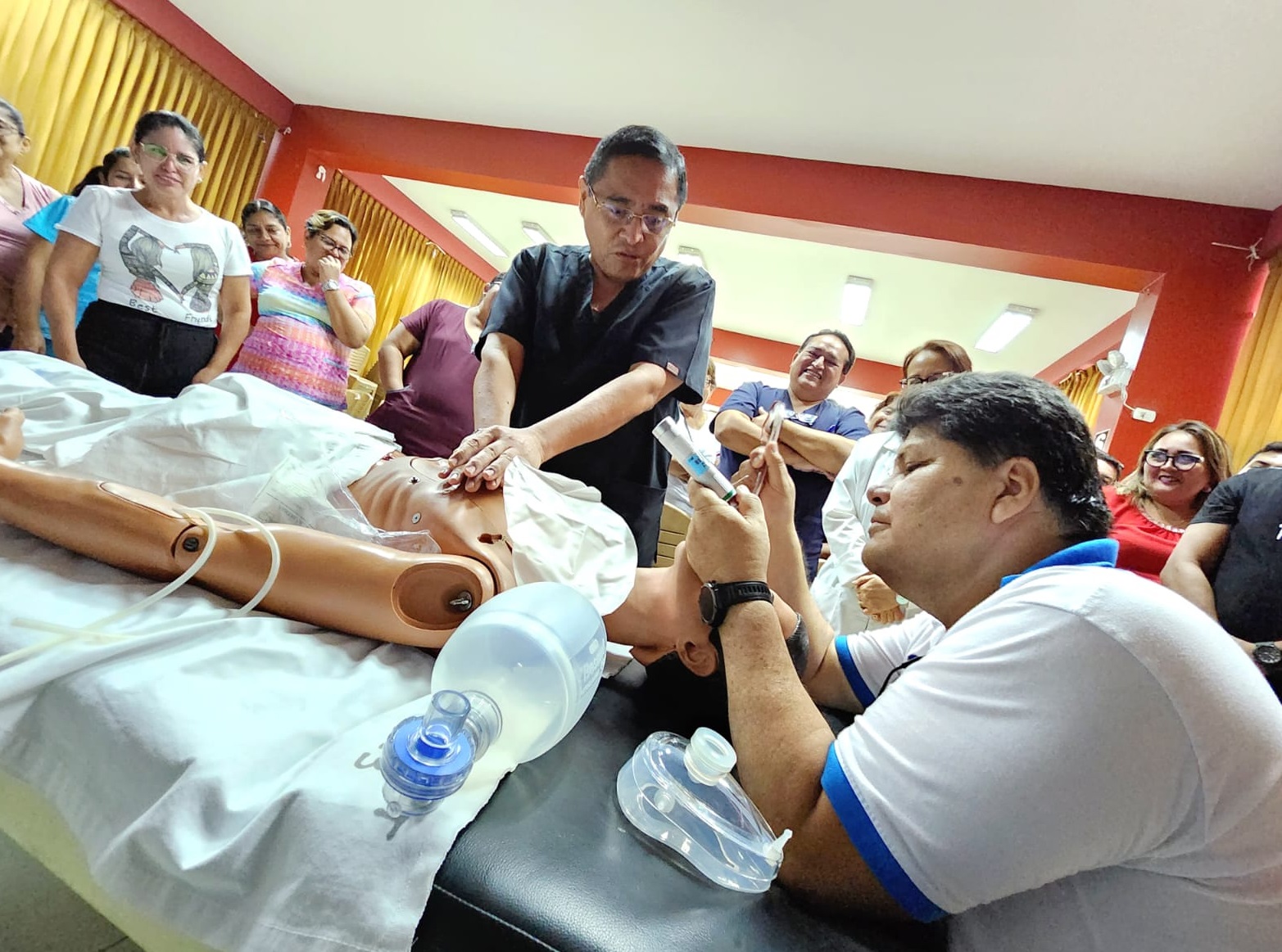 EsSalud: Escuela de Emergencia capacita a trabajadores de Tumbes en curso de Soporte Vital Básico y Avanzado