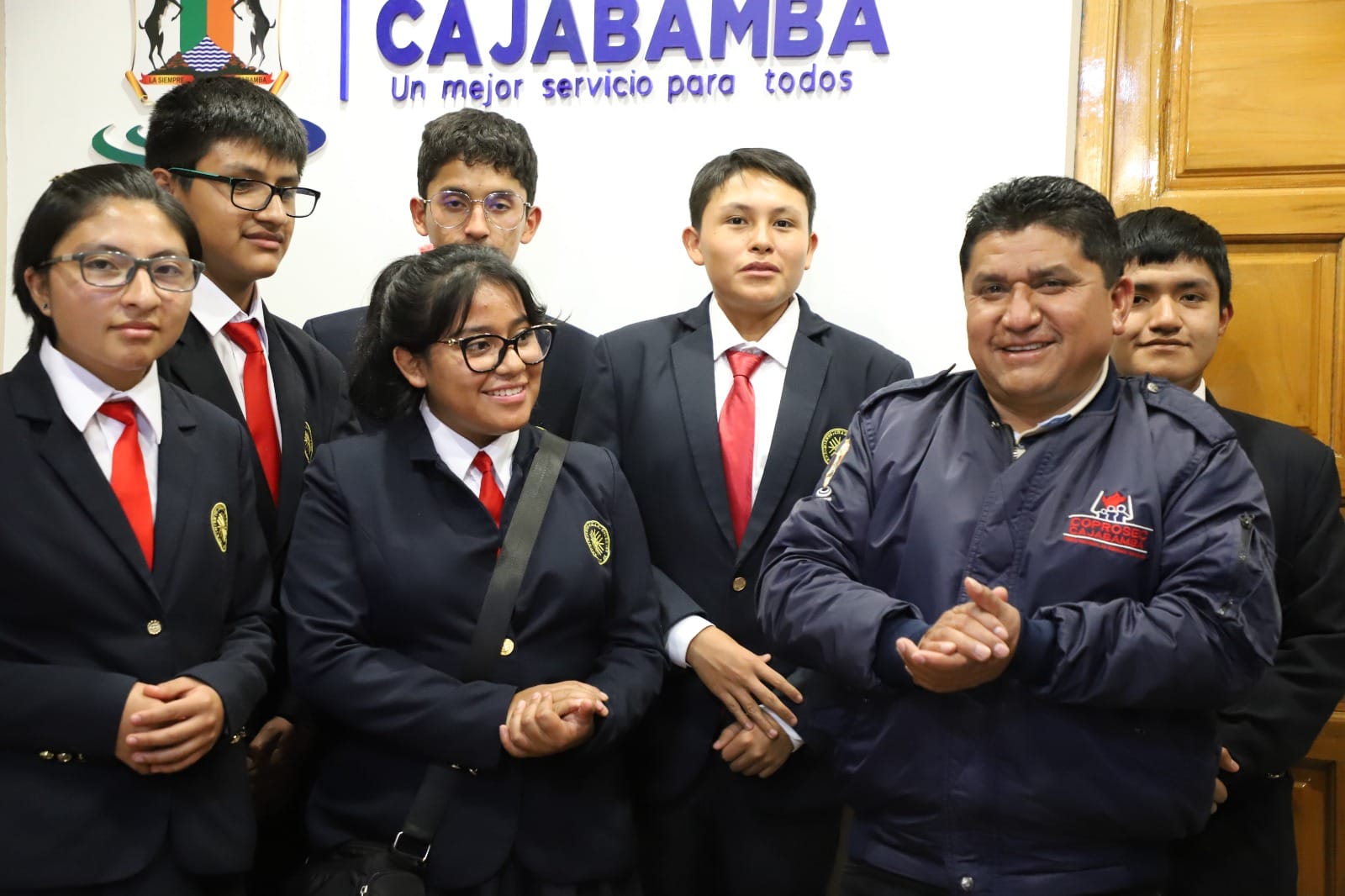 Alcalde Provincial se Reunió con Delegación del COAR