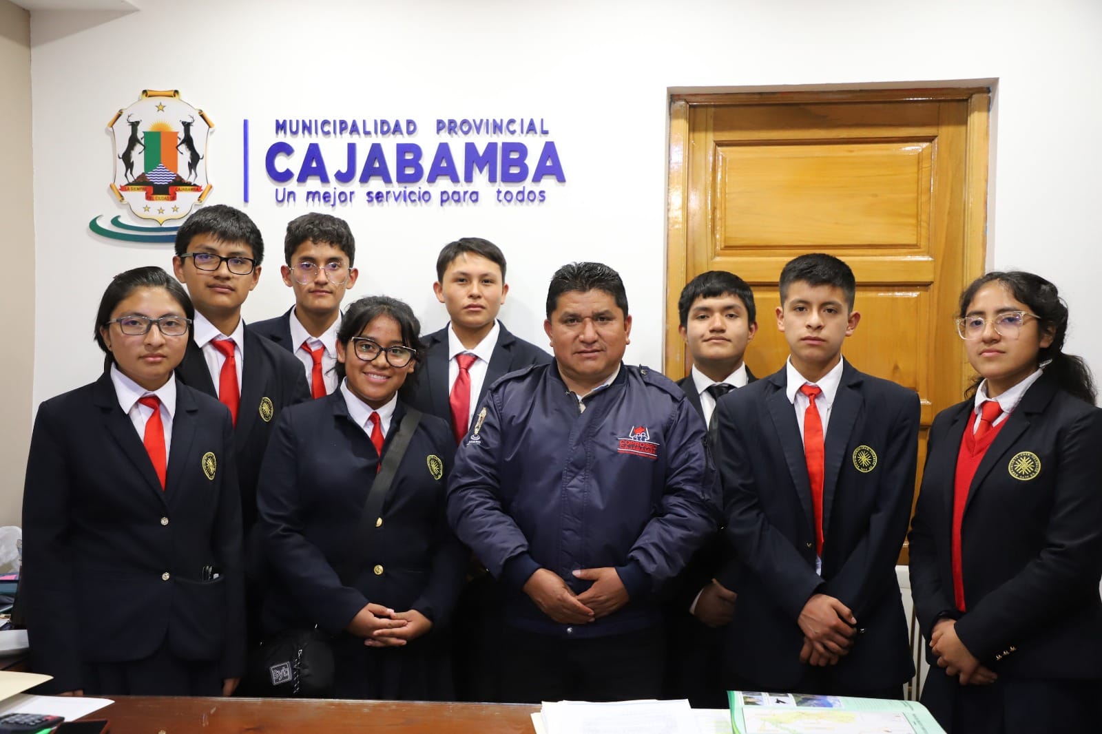 Alcalde Provincial se Reunió con Delegación del COAR