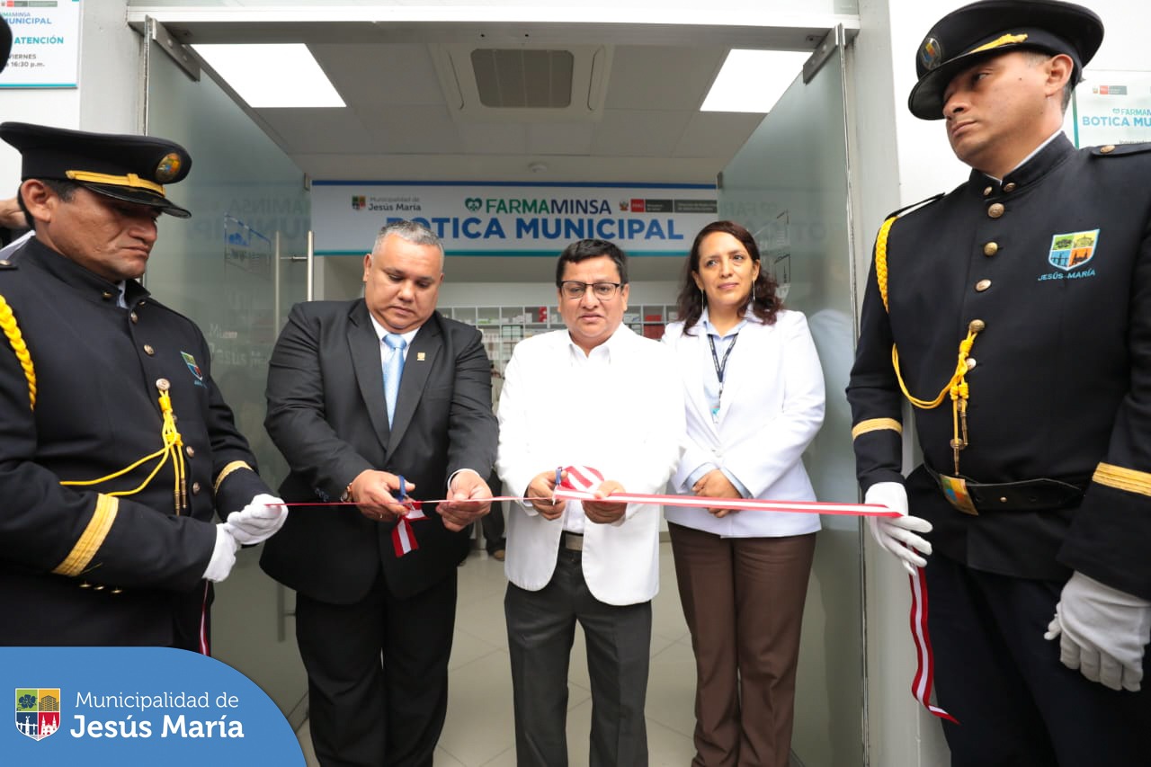 Gracias a las gestiones del alcalde Jesús Gálvez Olivares y en coordinación con el Ministerio de Salud, se realizó la inauguración de la primera Botica Municipal en Jesús María. La iniciativa beneficiará a más de 80 mil vecinos, brindándoles acceso a medicinas de calidad a precios justos. 💊
Los esperamos en nuestra Casa de la Juventud en 📍 Av. Horacio Urteaga cuadra 10 (de lunes a viernes de 8:00 am. 4:30 pm.)