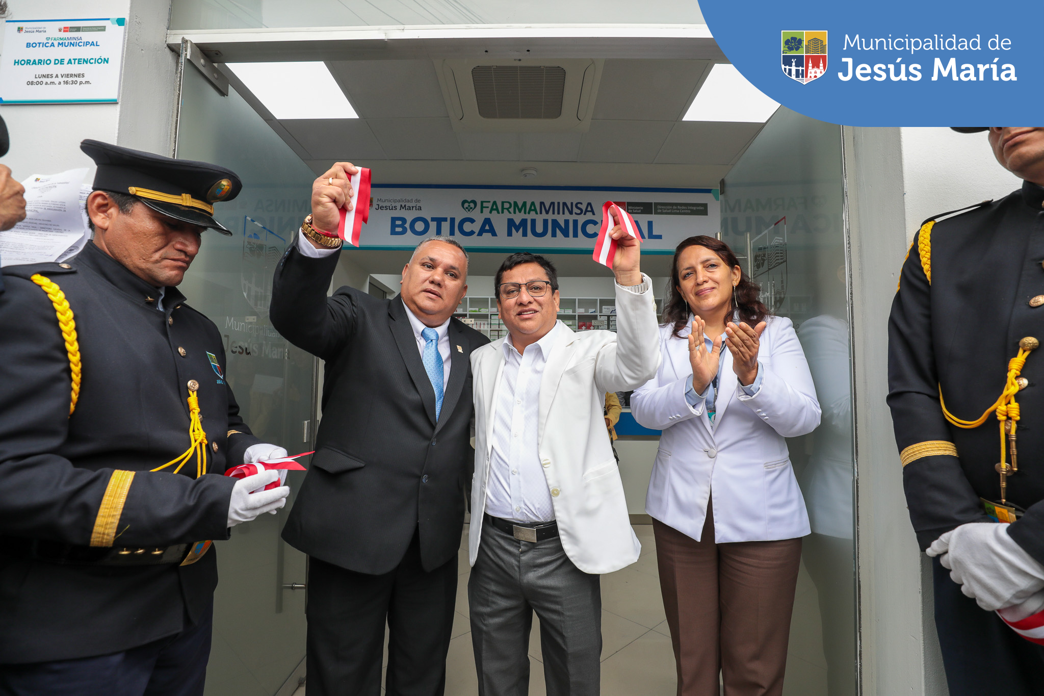 Gracias a las gestiones del alcalde Jesús Gálvez Olivares y en coordinación con el Ministerio de Salud, se realizó la inauguración de la primera Botica Municipal en Jesús María. La iniciativa beneficiará a más de 80 mil vecinos, brindándoles acceso a medicinas de calidad a precios justos. 💊
Los esperamos en nuestra Casa de la Juventud en 📍 Av. Horacio Urteaga cuadra 10 (de lunes a viernes de 8:00 am. 4:30 pm.)