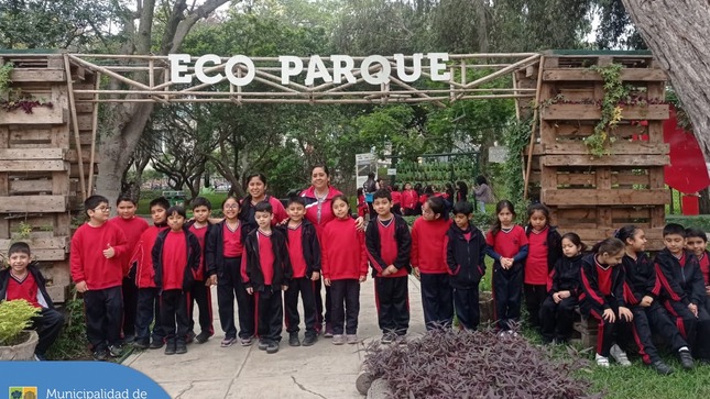 🌿 Los estudiantes de la I.E. Joseph and Mery School visitaron nuestro Eco Parque para aprender sobre biodiversidad, compostaje, reciclaje y se sumergieron en la importancia de la protección de nuestro mundo. 🌎
✨️ ¡Tu colegio puede ser el próximo! Llamanos al 📱940410958.