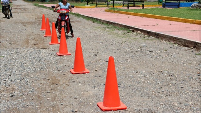 EXAMEN TEORICO Y PRACTICO PARA LA OBTENCION DE LICENCIA DE CONDUCIR