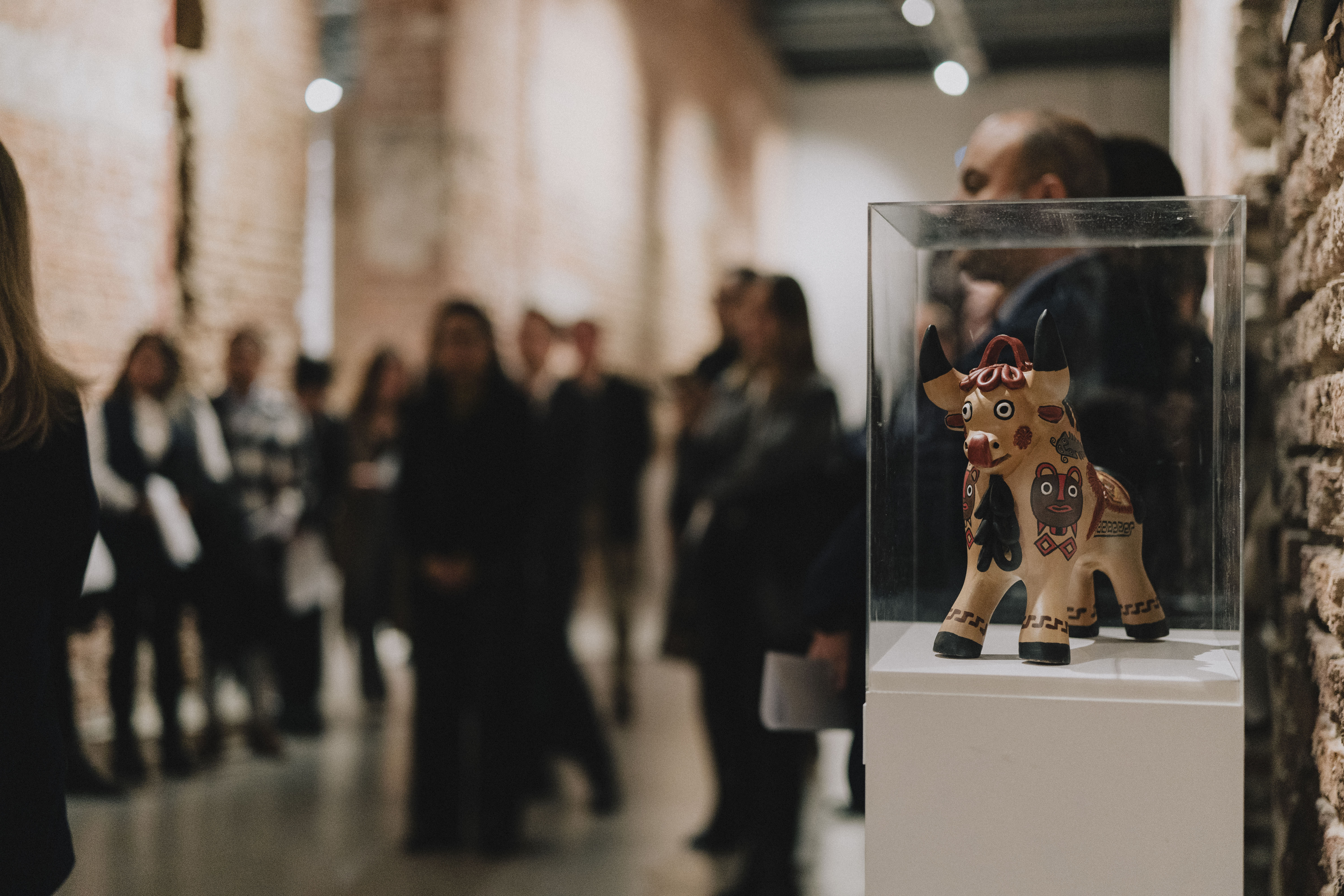 La muestra “Toro itinerante de Pucará, embajador del Altiplano peruano” se exhibe en Estambul