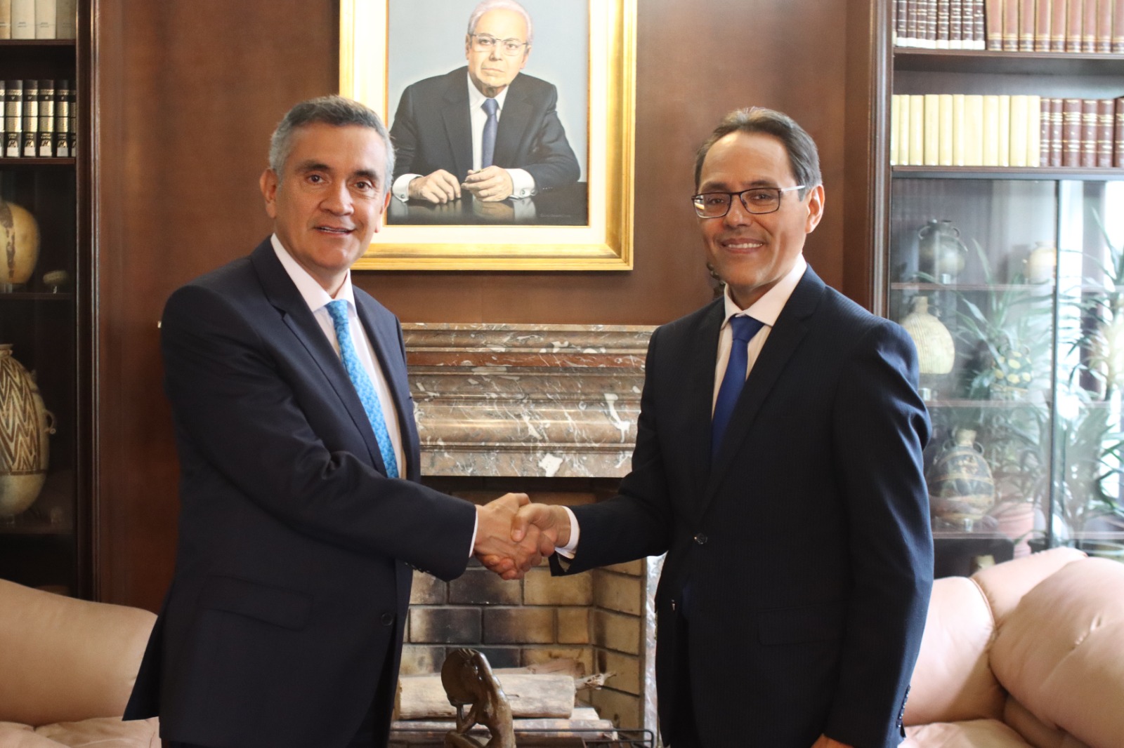 Director general del CEC del Tribunal Constitucional se reúne con director de la Academia Diplomática del Perú