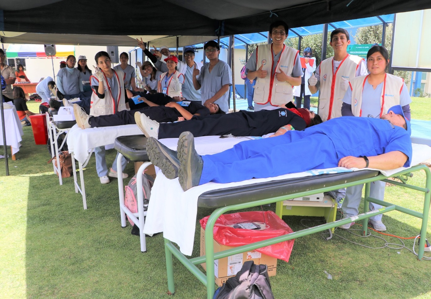 EsSalud Junín recolecta 100 unidades de sangre en campaña de donación