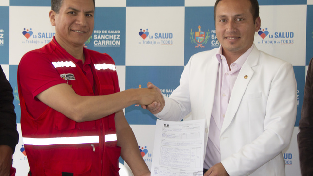 Componentes del programaJuntos con el director de la Red de Salud Sánchez Carrión.