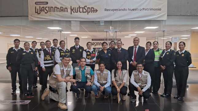 Ministerio de Cultura capacitó a efectivos PNP y oficiales de Sunat - Aduanas sobre la lucha contra tráfico ilícito de bienes culturales