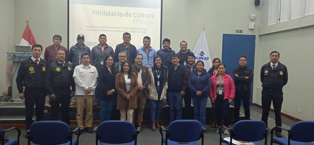 Ministerio de Cultura capacitó a efectivos PNP y oficiales de Sunat - Aduanas sobre la lucha contra tráfico ilícito de bienes culturales