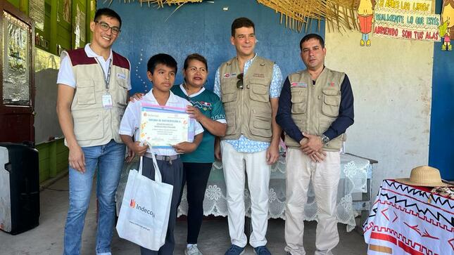 Siete escolares de la etnia Ese´ejja de Madre de Dios fueron premiados por el Indecopi por revalorizar su cultura con sus relatos