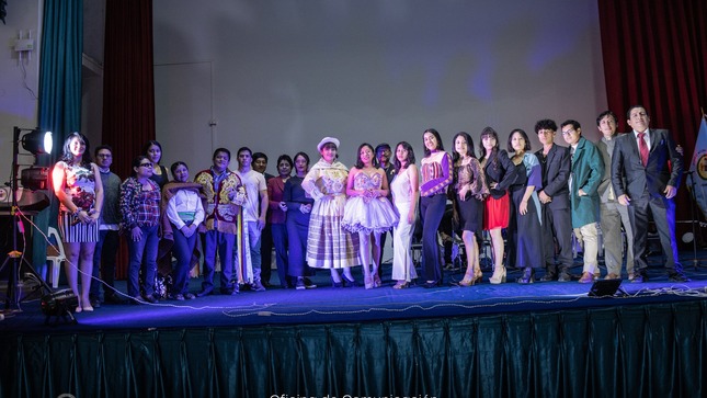 Estudiantes destacan su talento en el Festival de la Voz Valdizana