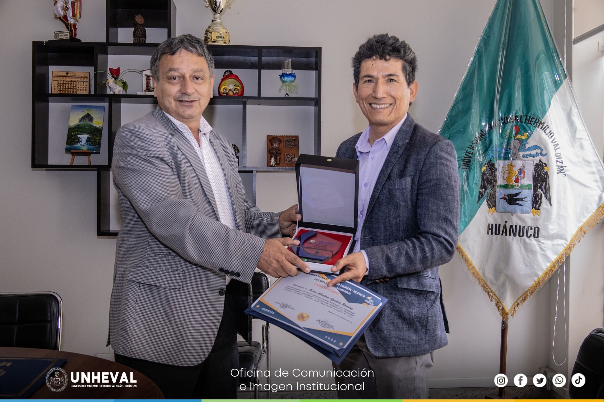 Clausura exitosa del WEBINAR 2023 "Compartiendo experiencias docentes" en la UNHEVAL
