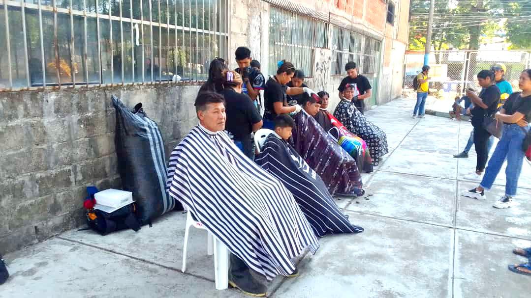 Tutelados de Medio Libre de Puerto Maldonado realizan limpieza y pintado de parque Centenario
