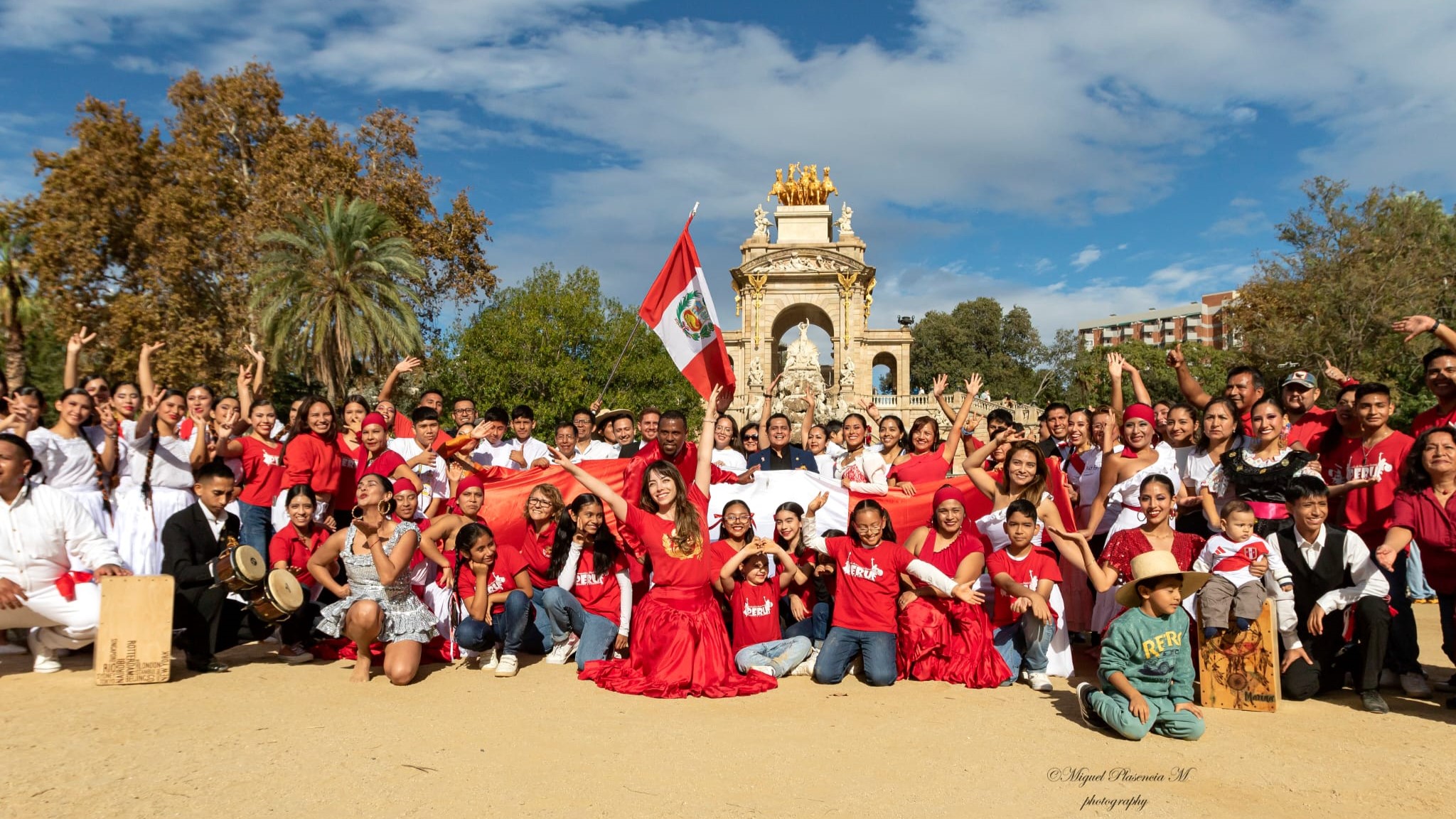 Consulado General del Perú en Barcelona promueve la cultura nacional con un flashmob de festejo
