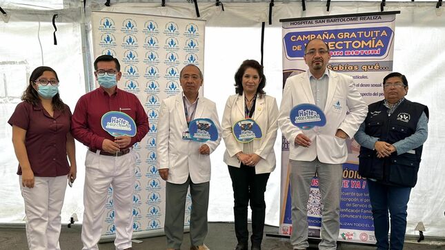 PACIENTES VARONES VISITAN EL HOSPITAL SAN BARTOLOMÉ