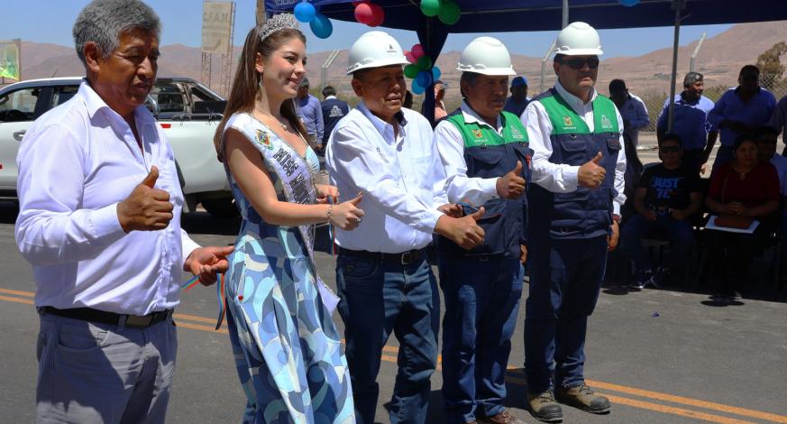 Luego de una serie de gestiones encabezadas por el Alcalde Provincial John Larry Coayla, se logró concluir el primer tramo del proyecto “Mejoramiento de la Carretera Vecinal Ruta Moquegua– 518, Tramo C. P. Los Ángeles – C. P. Yacango”.