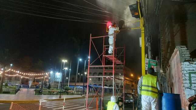 Municipalidad de Huaral realiza trabajos de mantenimiento y pintado de semáforos