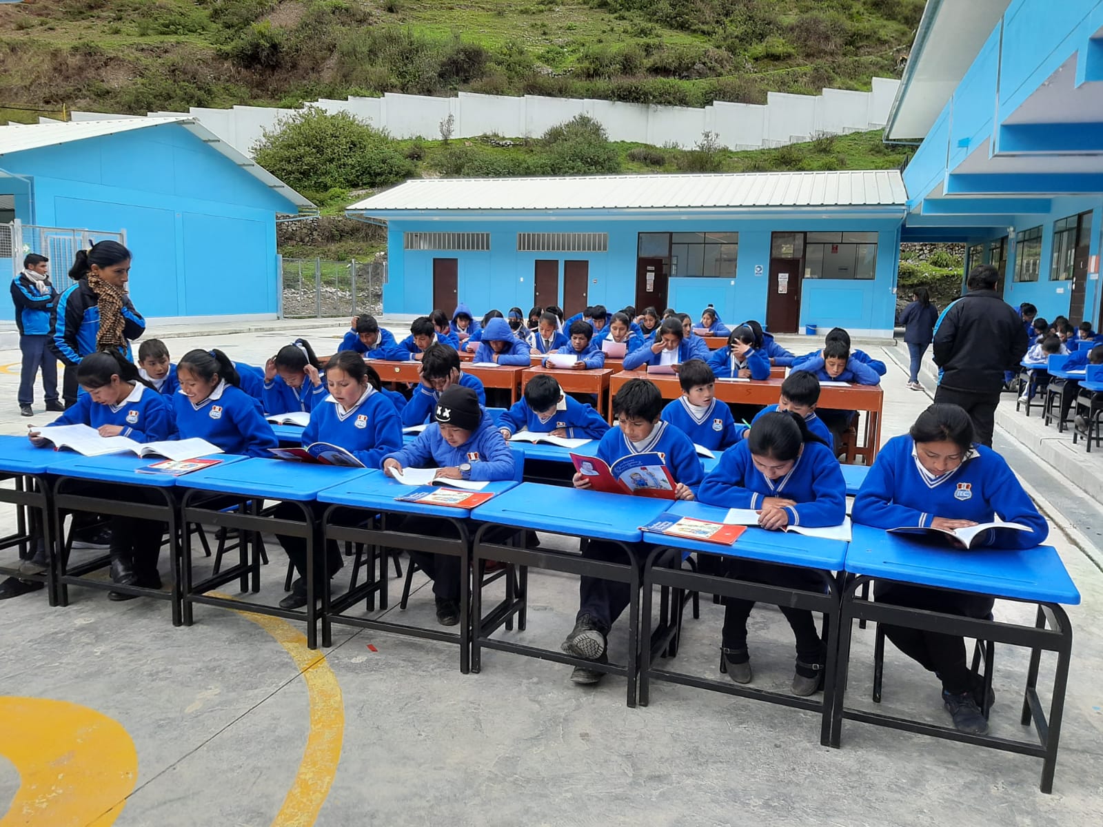Municipalidad de Huaral llevΓ³ su "Festival de Lectura" a colegio de Vichaycocha