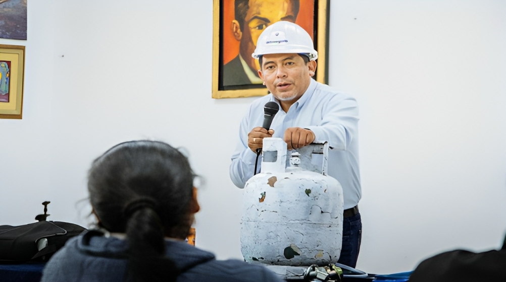 CHARLA SOBRE EL MANEJO DEL GLP POR OSINERGMIN