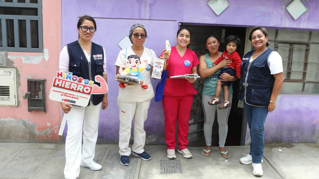 Lima norte: brigadas itinerantes realizan visitas domiciliarias para prevenir y controlar la anemia en niñas y niños menores de 36 meses