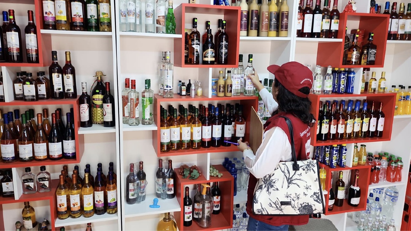 El Indecopi inspecciona 84 locales comerciales en la provincia de Cañete para verificar el uso correcto de la denominación de origen Pisco