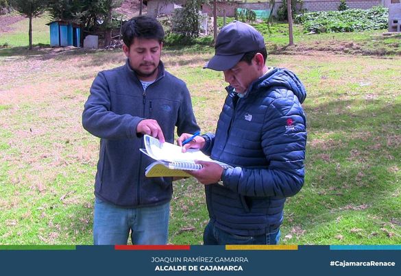La Municipalidad Provincial de Cajamarca ha reiniciado el mejoramiento y ampliación del servicio de agua potable y saneamiento rural en caserío Yun Yun Bajo, C.P. Porcón Bajo.
✅La gerencia de Infraestructura Pública, a través de la subgerencia de ejecución de inversiones firmaron el reinicio del proyectos, siendo esta obra ejecutada por el Consorcio Yun Yun.
✍️Usuarios beneficiarios agradecieron al alcalde provincial Joaquin Ramírez Gamarra por priorizar su proyecto de agua potable, permitiendo mejorar la calidad de vida de la gente de la zona.