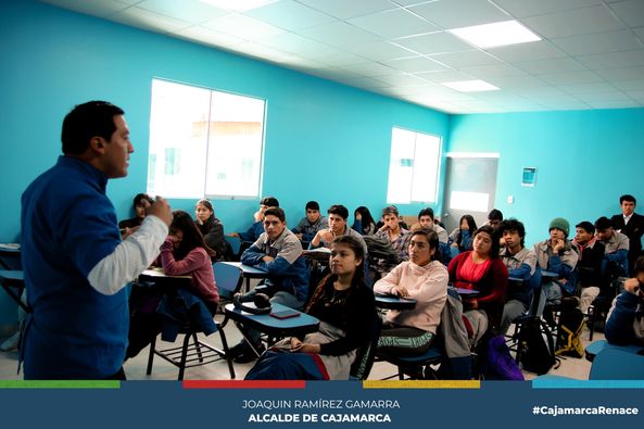 La subgerencia de Salud de la Municipalidad Provincial de Cajamarca (MPC), contin煤a llevando a cabo de manera exitosa los seminarios sobre Prevenci贸n del Suicidio y consumo de sustancias prohibidas.
鉁匛n esta ocasi贸n, el evento se llev贸 a cabo en las instalaciones del Instituto Computron, donde se brind贸 una charla informativa y educativa sobre estos temas de vital importancia. La participaci贸n activa de la comunidad educativa del Instituto Computron refleja el inter茅s creciente en abordar asuntos relacionados con la salud mental y el bienestar general.
馃憠La Municipalidad Provincial de Cajamarca agradece la participaci贸n activa de la comunidad educativa del Instituto Computron y reafirma su compromiso continuo de trabajar en pro de la salud mental y el bienestar de todos los ciudadanos de Cajamarca.