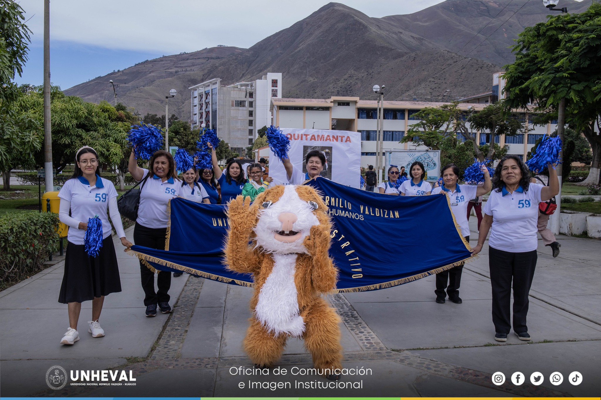 Festival de Danzas Folklóricas Regionales del personal docente y administrativo en la UNHEVAL por su 59º aniversario