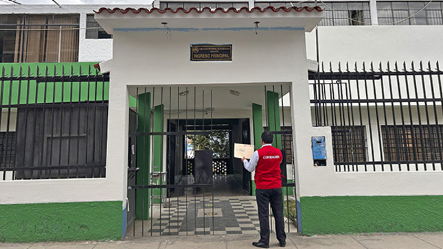 La Contraloría General de la República detectó la compra irregular de canastas de alimentos para beneficiar a más de 100 servidores públicos de la Dirección Regional de Educación (DRE) en los años 2020, 2021 y 2022. Los alimentos fueron entregados en diciembre de cada año como canastas navideñas lo que generó un perjuicio económico por S/ 109 mil. 