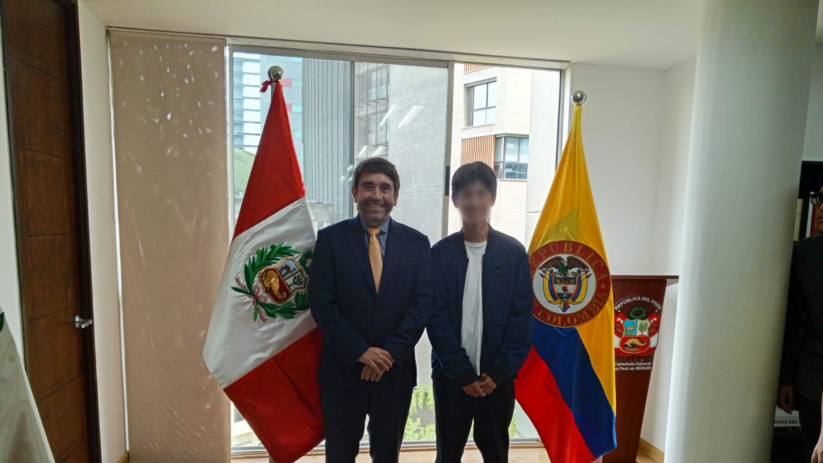 Jóvenes peruanos triunfan en concurso de piano y ofrecen recital a connacionales en Medellín
