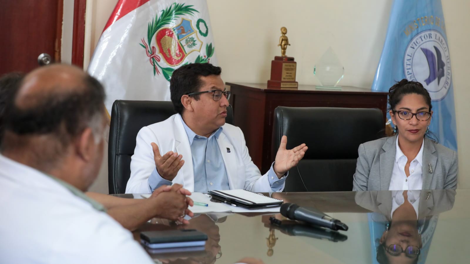 Minsa y Mincul inician coordinaciones para mejorar la infraestructura del Hospital Larco Herrera